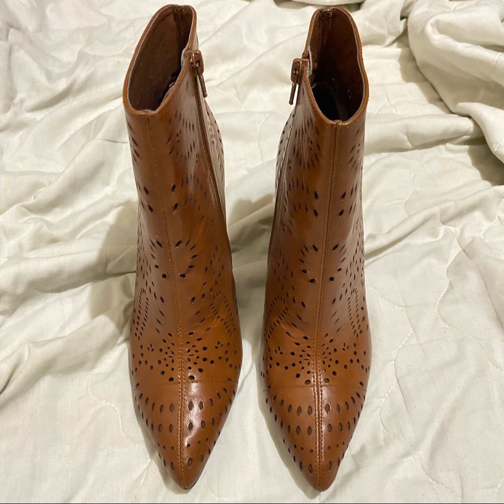 Carlos Santana Brown Pointed Toe Booties Size 9